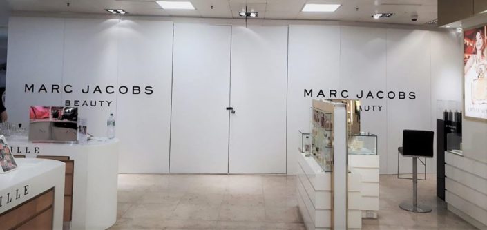 Marc Jacobs Beauty Wall Signage (2)